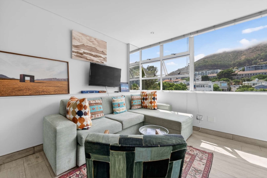 To Let 1 Bedroom Property for Rent in Sea Point Western Cape